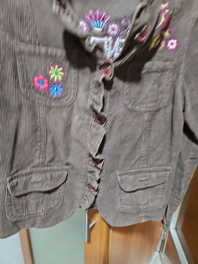 Chaqueta de pana marrón, talla 8 años