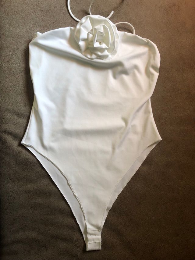 Bodie blanco flor 🌼