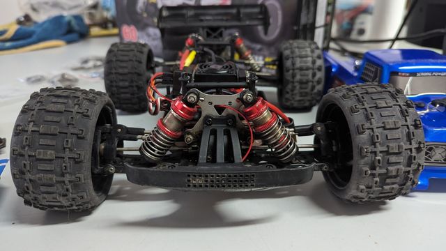 Wltoys 144001 con extras