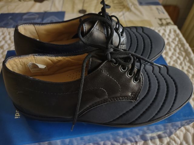 Scarpe donna pelle nera stringate n. 36