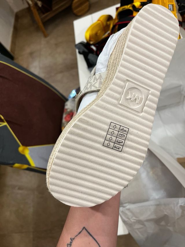 Sandalias de cuña Michael Kors nuevas