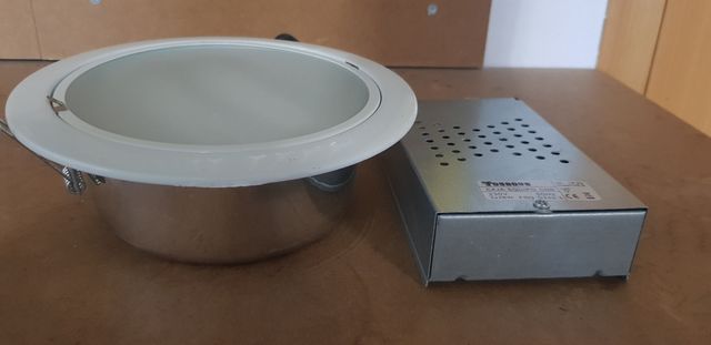 Downlight fluorescente empotrable 