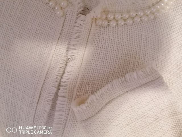 Blazer bianco taglio Chanel