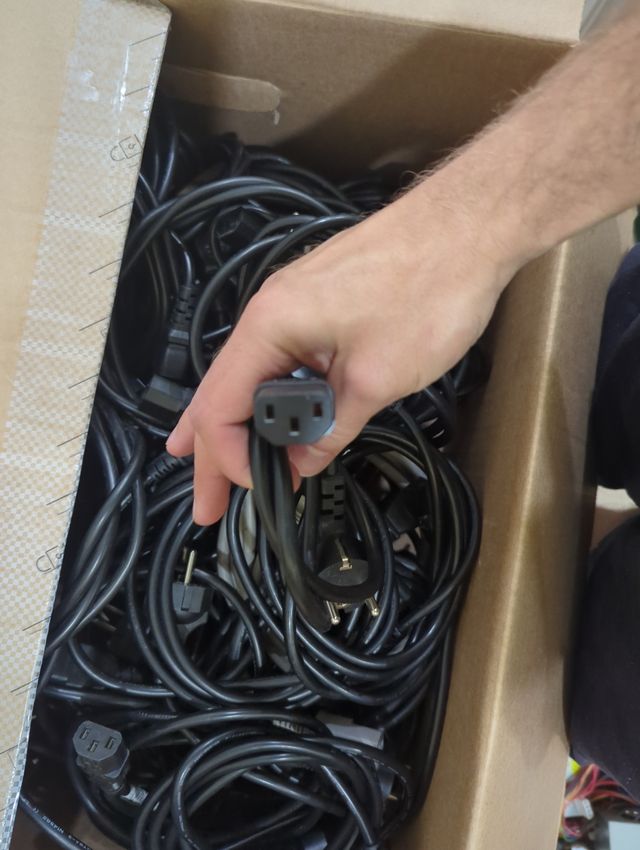 Toda la caja Cables de corriente ordenador
