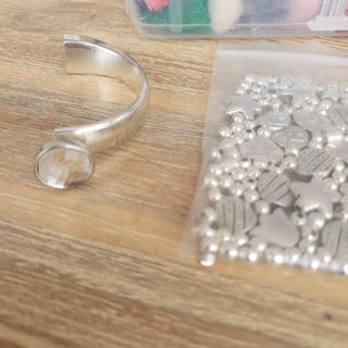 Material bisutería, abalorios, acero