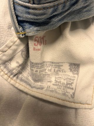 Se vende pantalon levis 501 ORIGINAL
