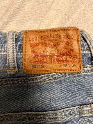 Se vende pantalon levis 501 ORIGINAL