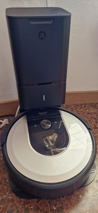 Roomba i7+