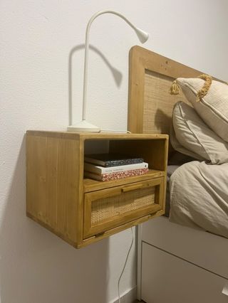 Mesita de noche artesanal -Modelo Flotante Estante