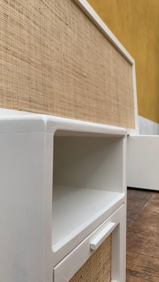Mesita de noche artesanal -Modelo Flotante Estante