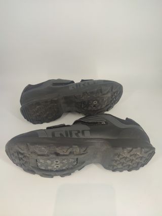 Zapatillas de montaña marca Giro talla 4