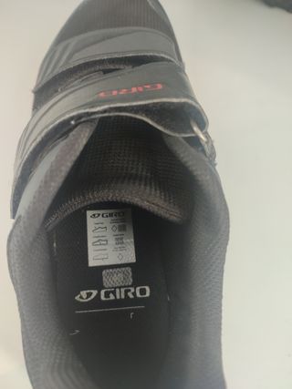 Zapatillas de montaña marca Giro talla 4