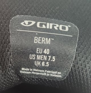 Zapatillas de montaña marca Giro talla 4
