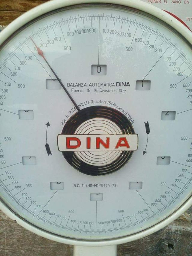 BÁSCULA PESA BEBES AÑOS 70
