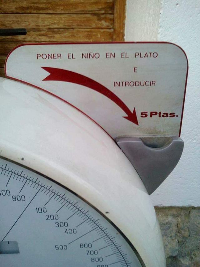 BÁSCULA PESA BEBES AÑOS 70
