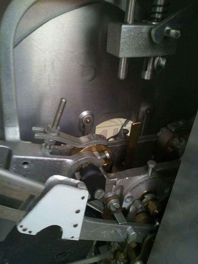 BÁSCULA PESA BEBES AÑOS 70