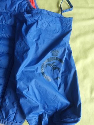 Chaleco plumifero entretiempo azul