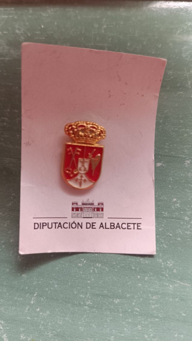 Pins antiguos varios
