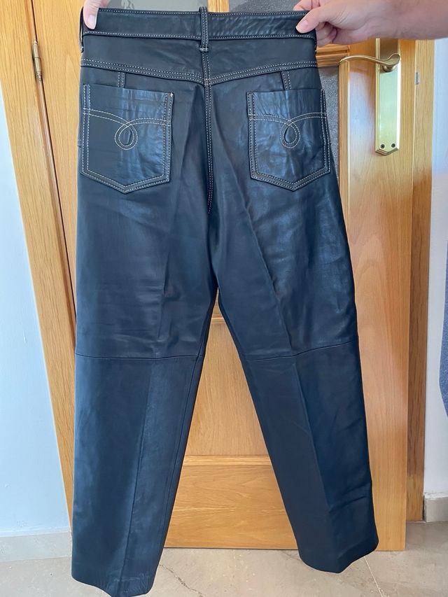 Pantalones de piel oversize. Talla 38