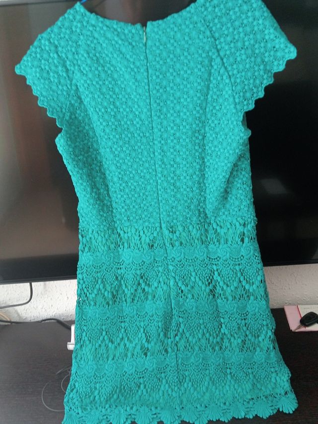 VESTIDO VERDE DE GUIPUR