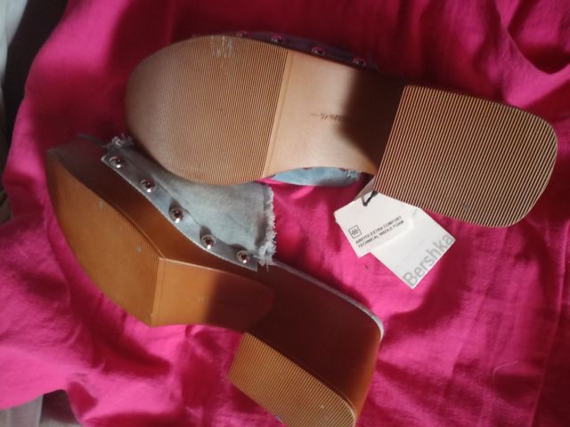 Zuecos vaqueros Bershka