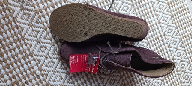 Botines marrones de ante con cuña