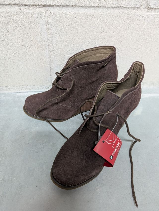 Botines marrones de ante con cuña