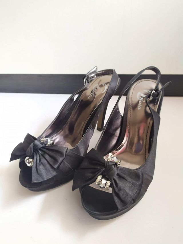 Set Tupperware: bottiglia, caraffa, contenitori