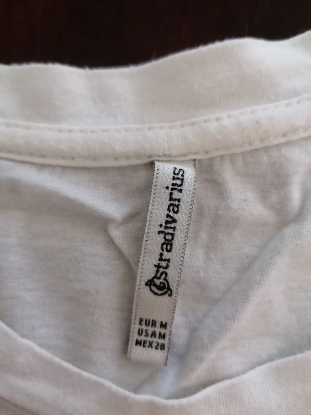 T-shirt Stradivarius taglia M
