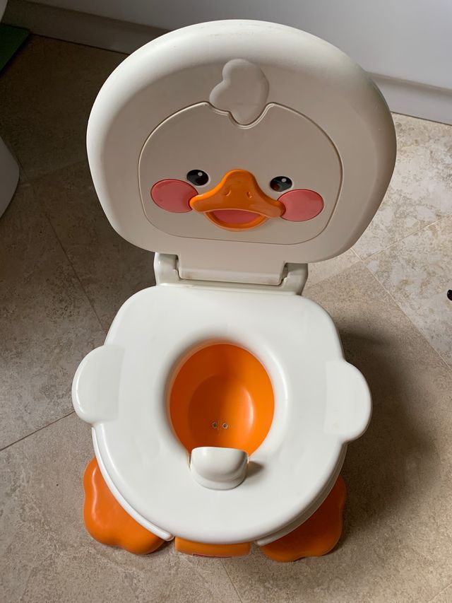 Orinal niños de crecimiento con música