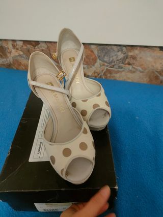 Zapatos de lunares novia o flamenca