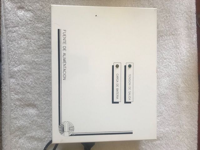 Fuente de alimentacion para camaras de 12V