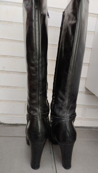 Botas altas de cuero negro italianas