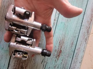 Pedales automáticos para bicicleta