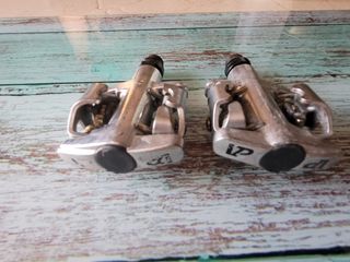 Pedales automáticos para bicicleta