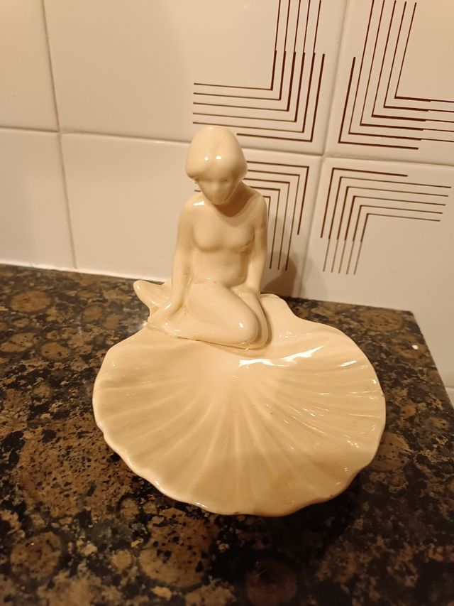 Antigua jabonera de porcelana figura sirenita