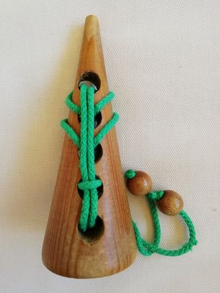 Juego de habilidades "cono maldito"