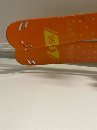 Esquis de travesia pieles y cuchillas