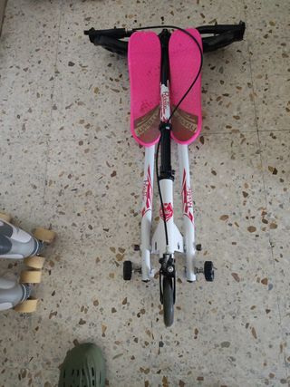 Patinete scooter de tres ruedas