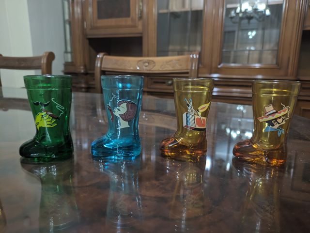 6 vasos chupito bota años 1950