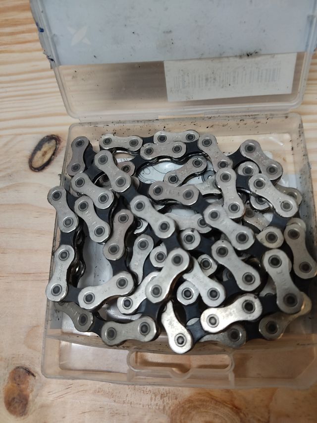 Vendo cadena kmc E12