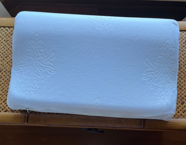 Almohada viscoelástica cervical