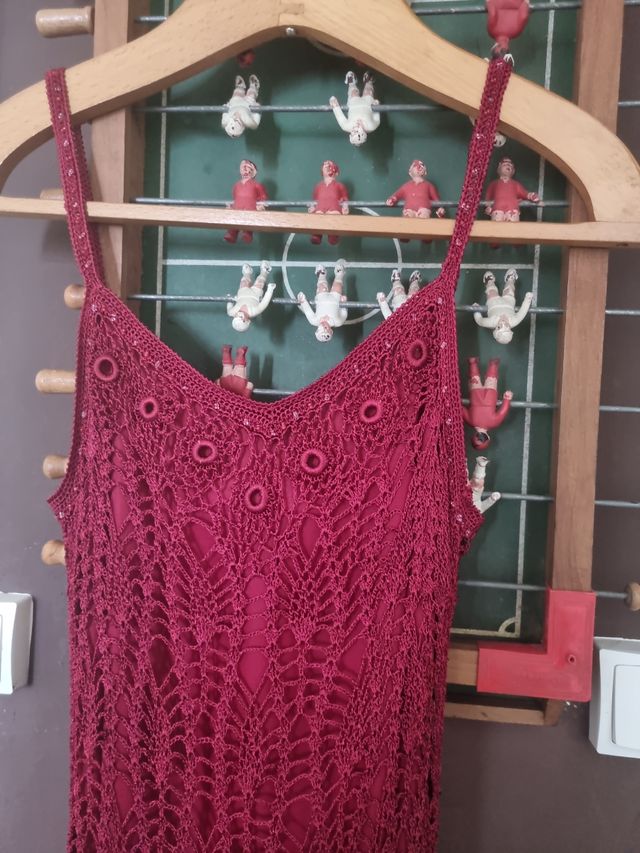 Vestido ganchillo color cereza