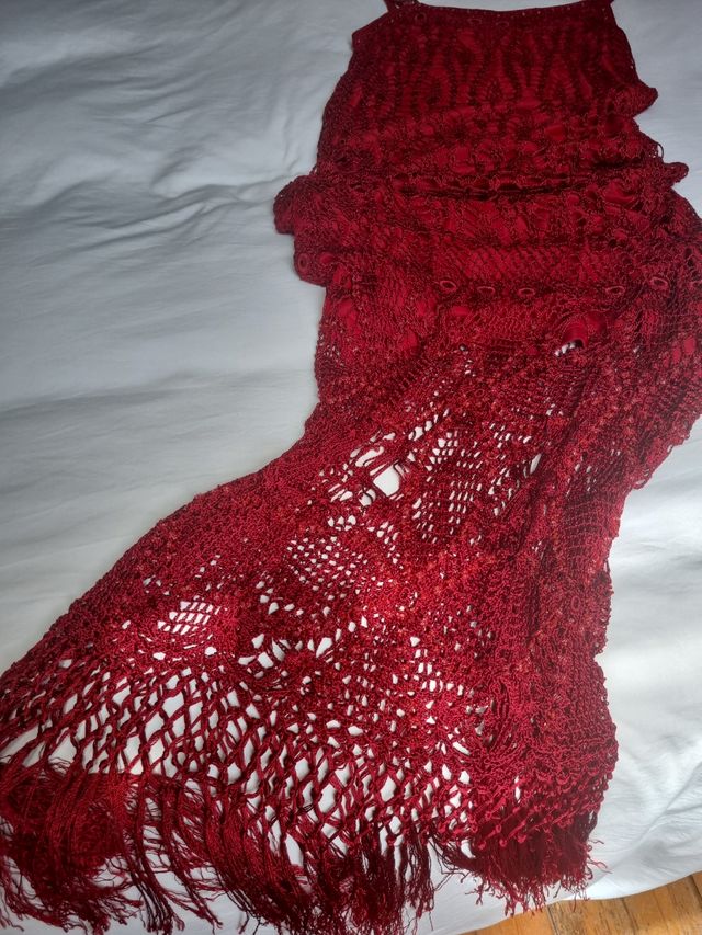 Vestido ganchillo color cereza