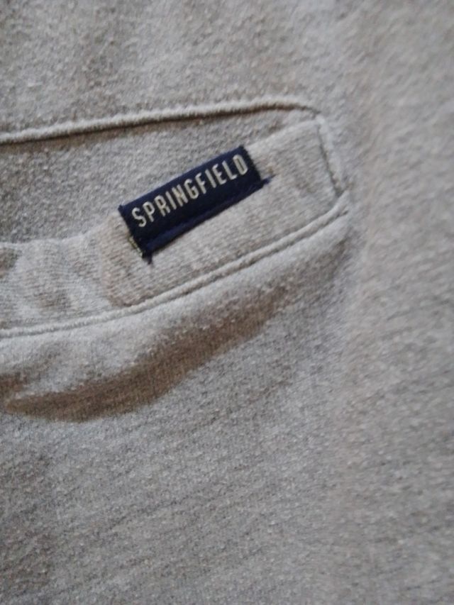 Pantalón corto deportivo de hombre gris