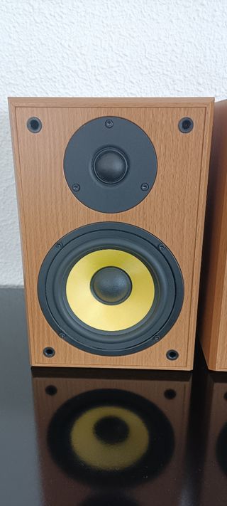 Altavoces akai amplificados