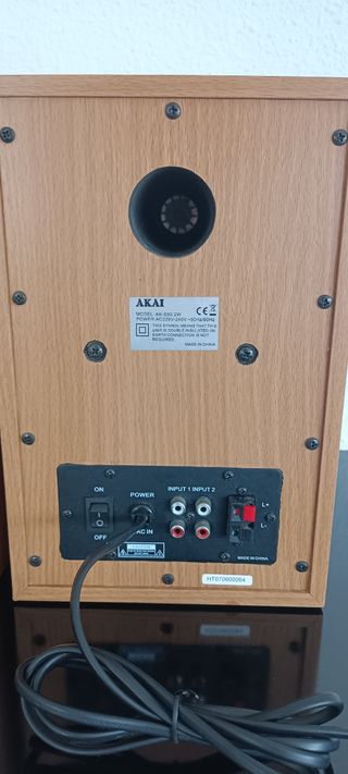 Altavoces akai amplificados