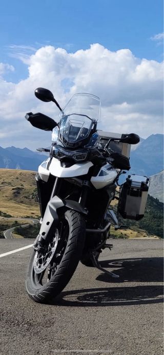 triumph Tiger 900 GT año 2021 + top case y maletas