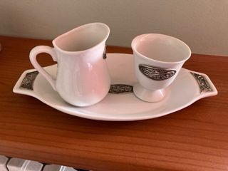 Set vassoio, portauovo e latte