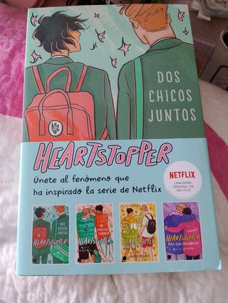 Libro-dos chicos juntos,heartstopper